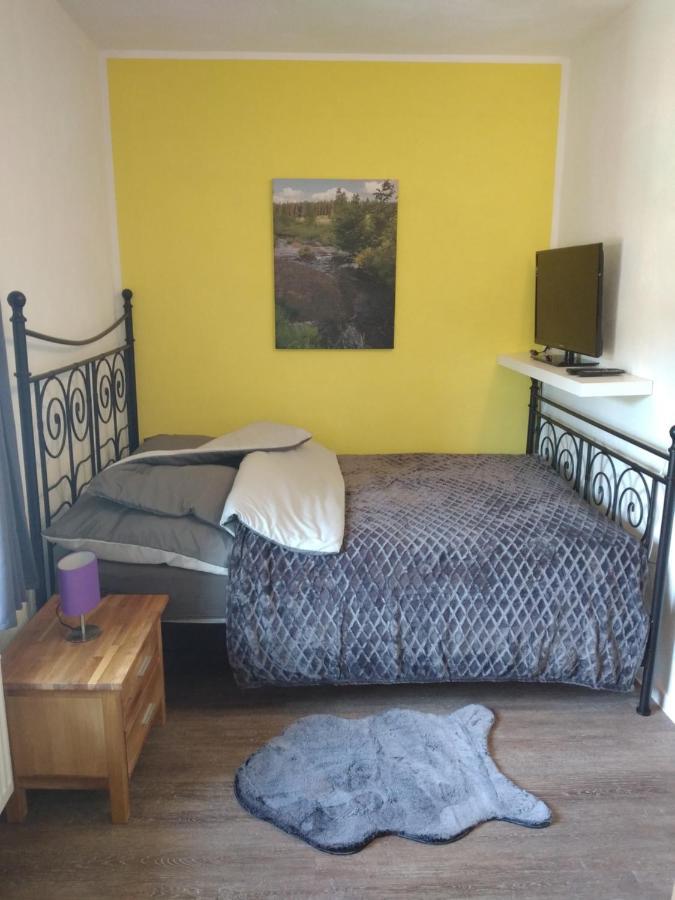 Burgapartment Felsenhaeuschen Моншау Екстер'єр фото